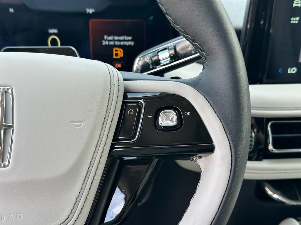 New 2026 Lincoln Aviator AWD image 10