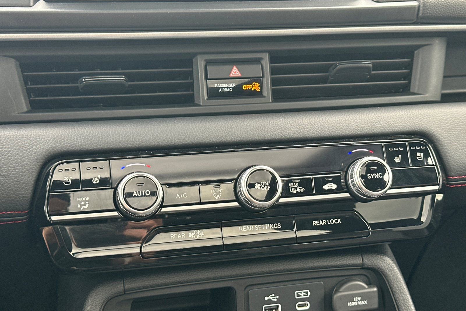 Used 2025 Honda Pilot Black Edition image 23