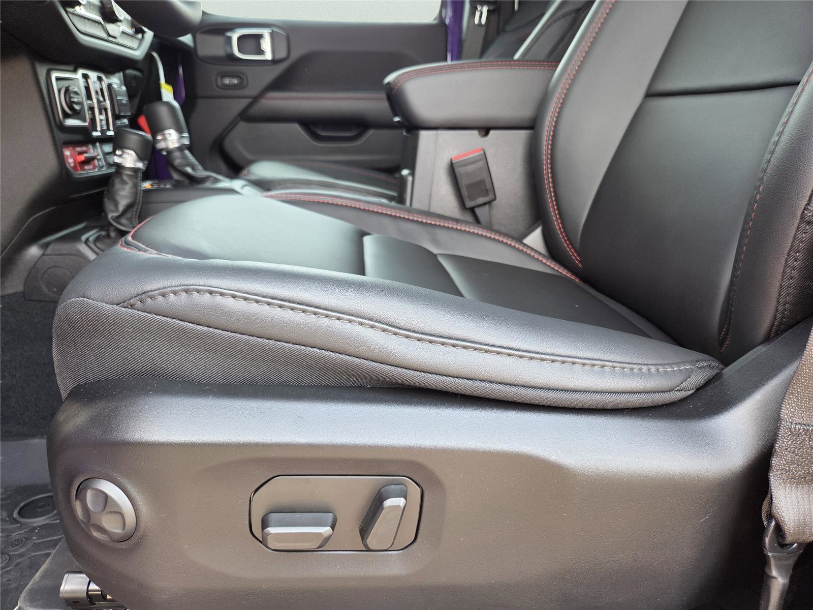 New 2026 Jeep Wrangler Unlimited Rubicon w/ Xtreme 35 Tire Package image 16