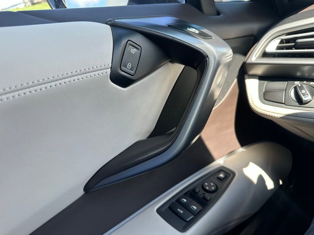Used 2016 BMW i8 AWD/4WD image 32