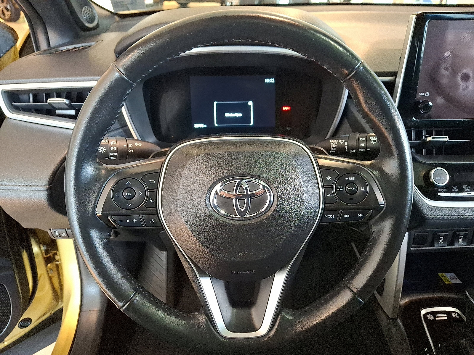 Certified 2023 Toyota Corolla Cross XSE image 18