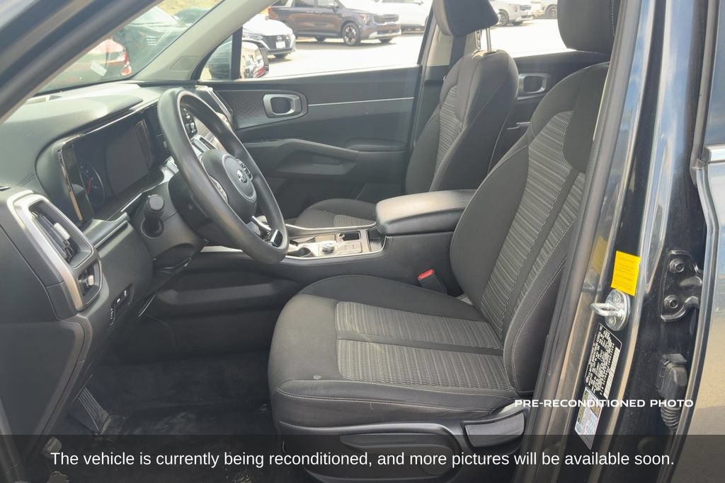 Used 2021 Kia Sorento LX FWD image 11
