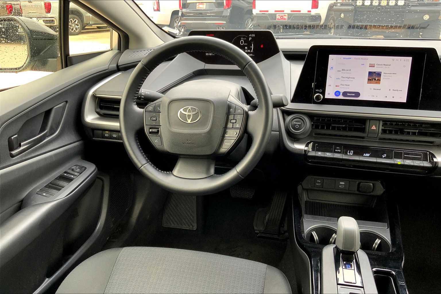 Used 2024 Toyota Prius XLE image 9