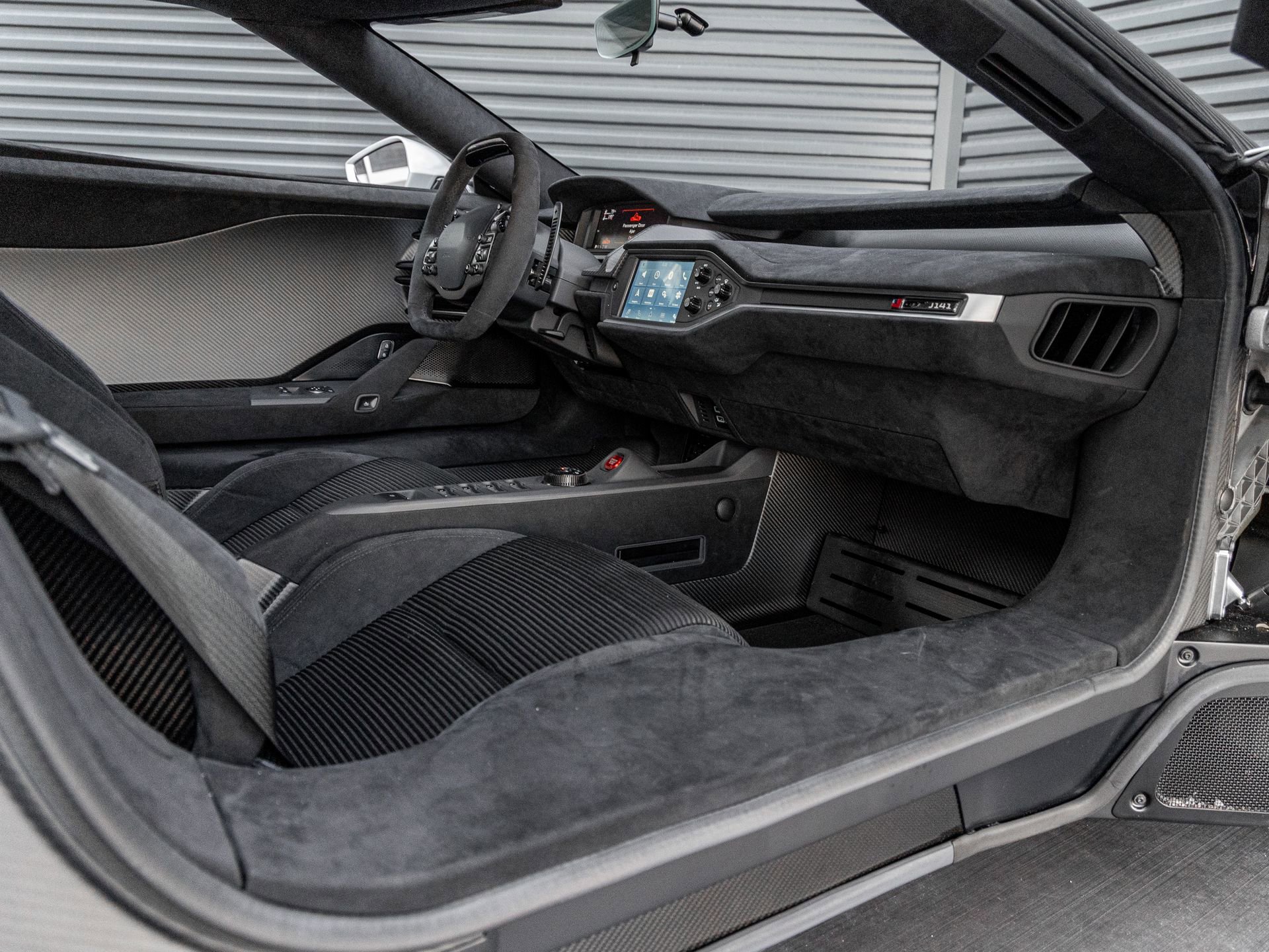 Used 2018 Ford GT image 36