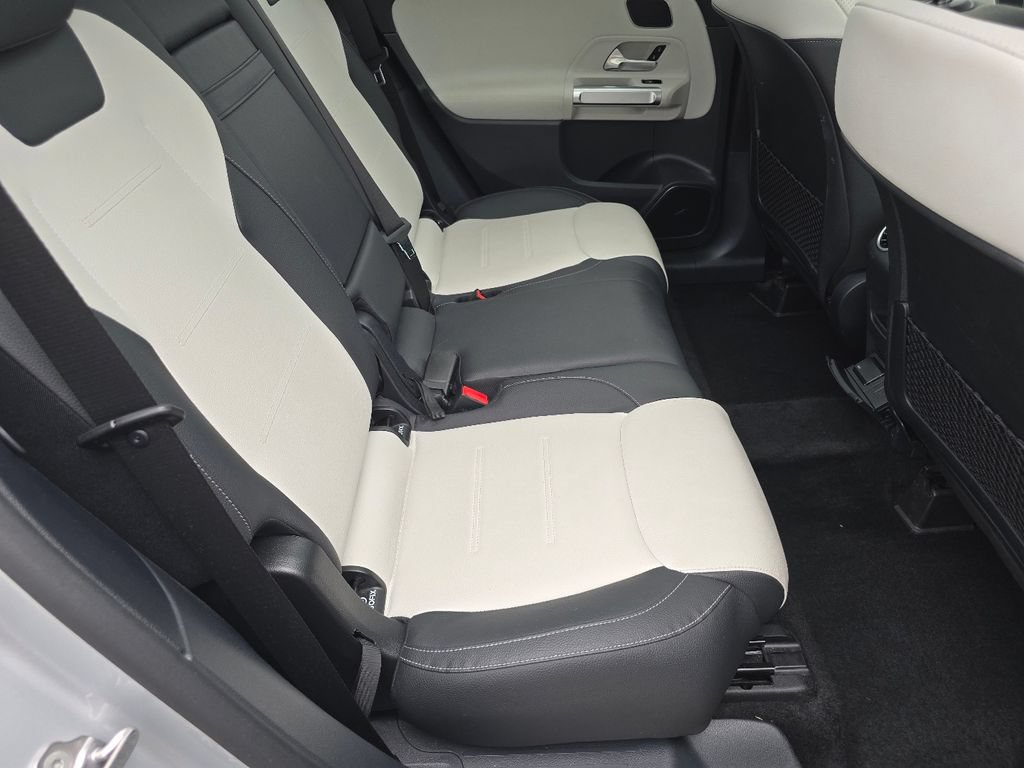 Used 2023 Mercedes-Benz GLB 250 4MATIC image 24