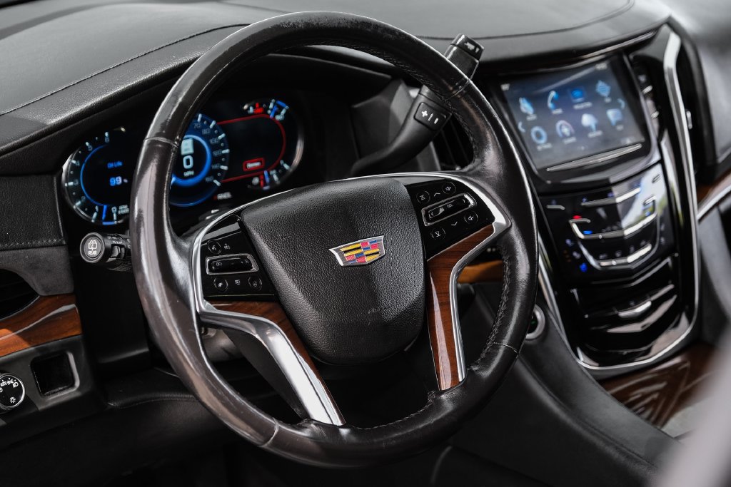 Used 2020 Cadillac Escalade 2WD image 12