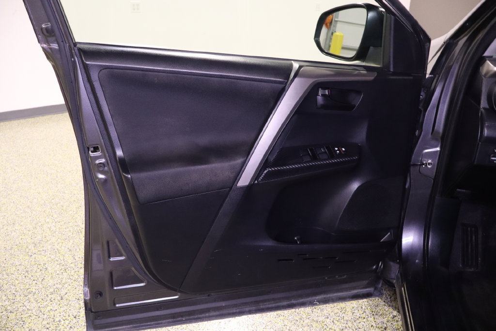 Used 2014 Toyota RAV4 LE FWD image 32