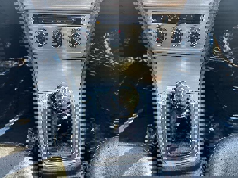 Used 2017 Volkswagen Golf Wolfsburg Edition image 18