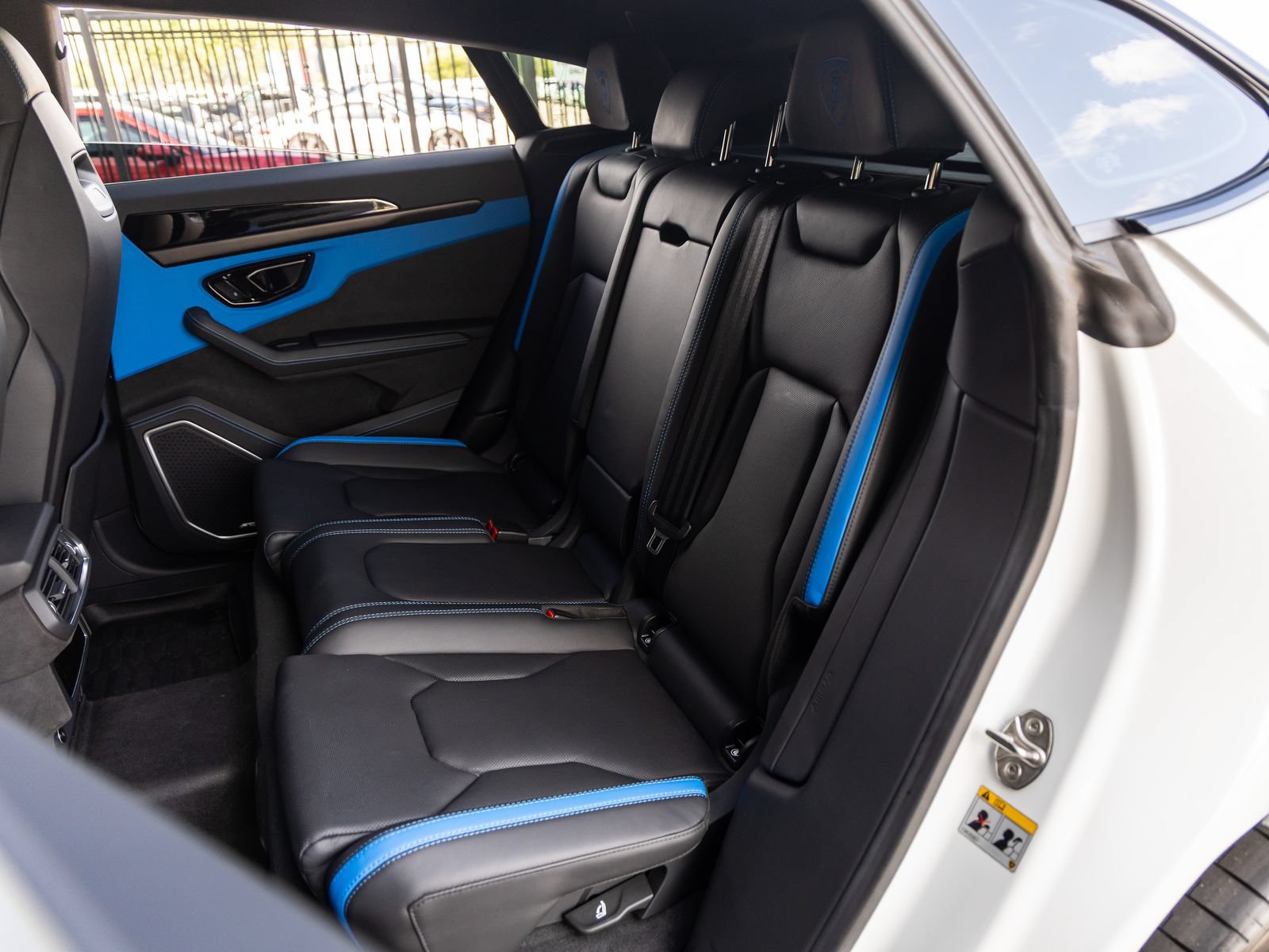 Used 2025 Lamborghini Urus S AWD/4WD image 38