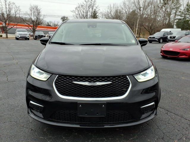 Used 2024 Chrysler Pacifica Touring-L image 21