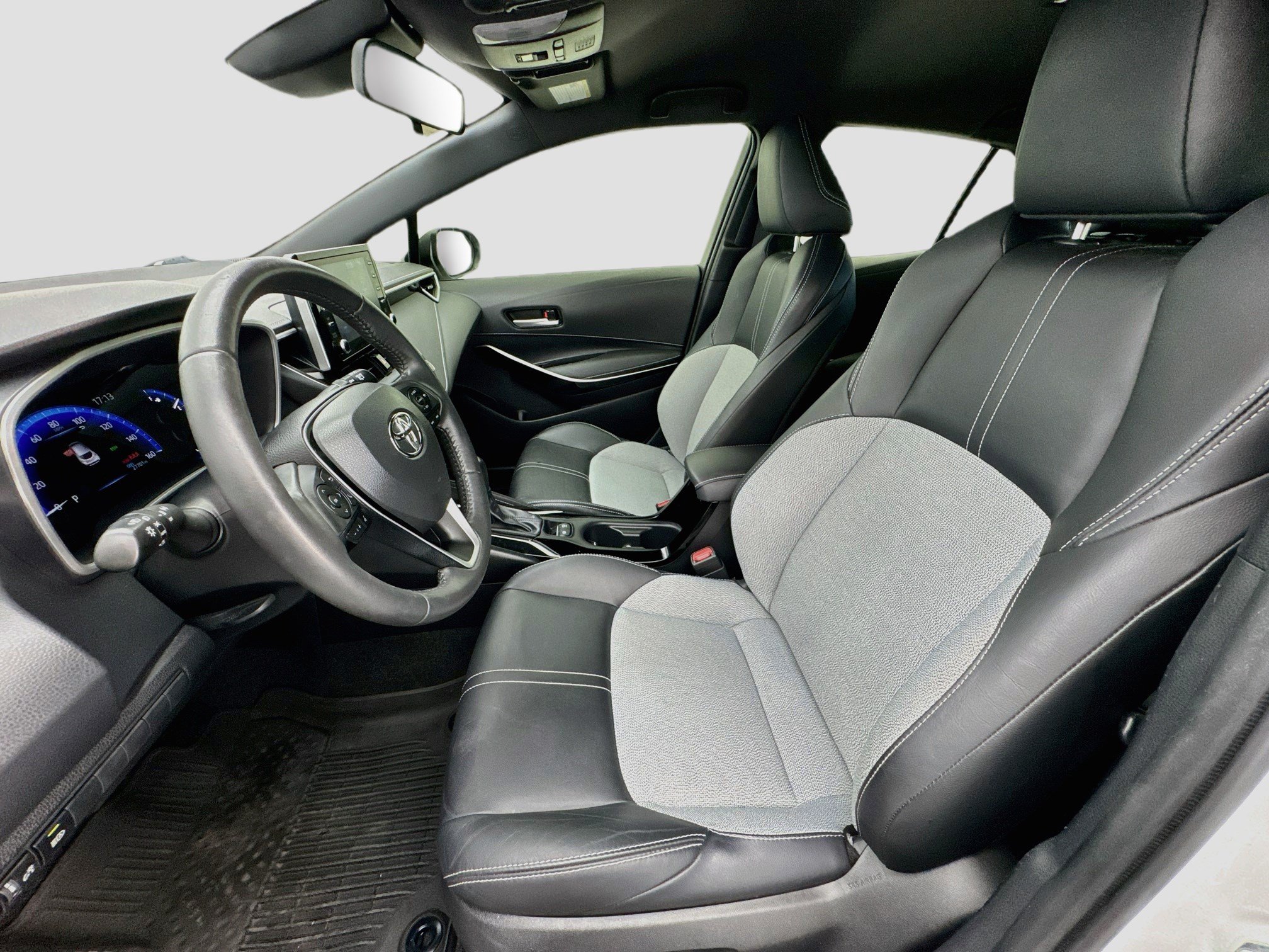 Used 2022 Toyota Corolla XSE FWD image 13