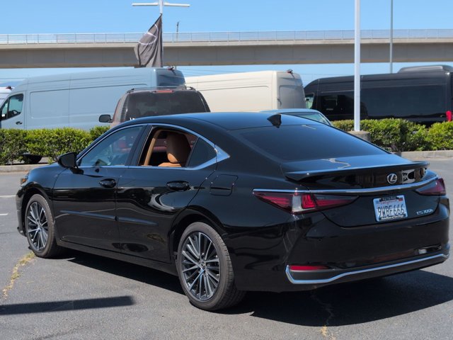 Used 2025 Lexus ES 300h w/ Premium Package FWD image 8