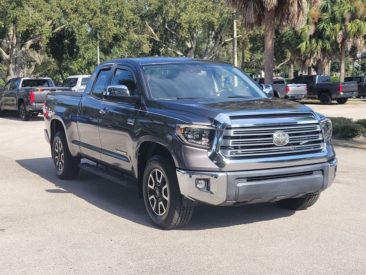 Used 2020 Toyota Tundra Limited w/ Limited Premium Package RWD image 2