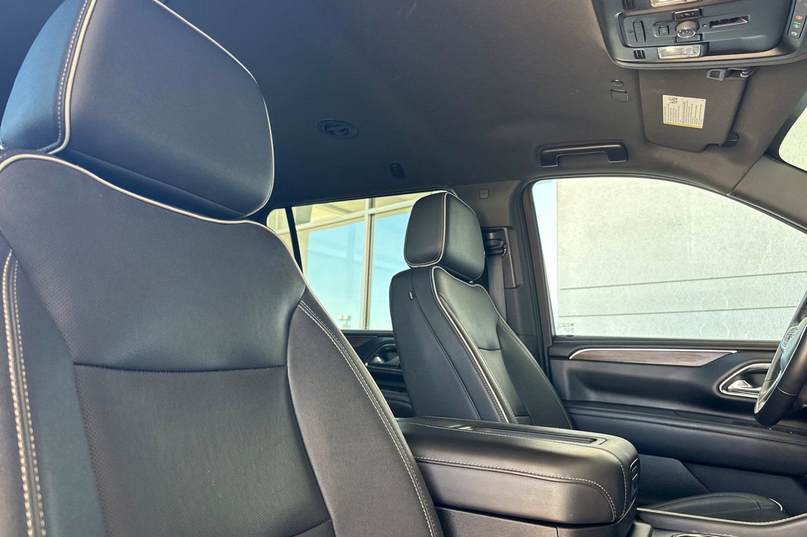 Used 2023 Chevrolet Suburban Premier image 18