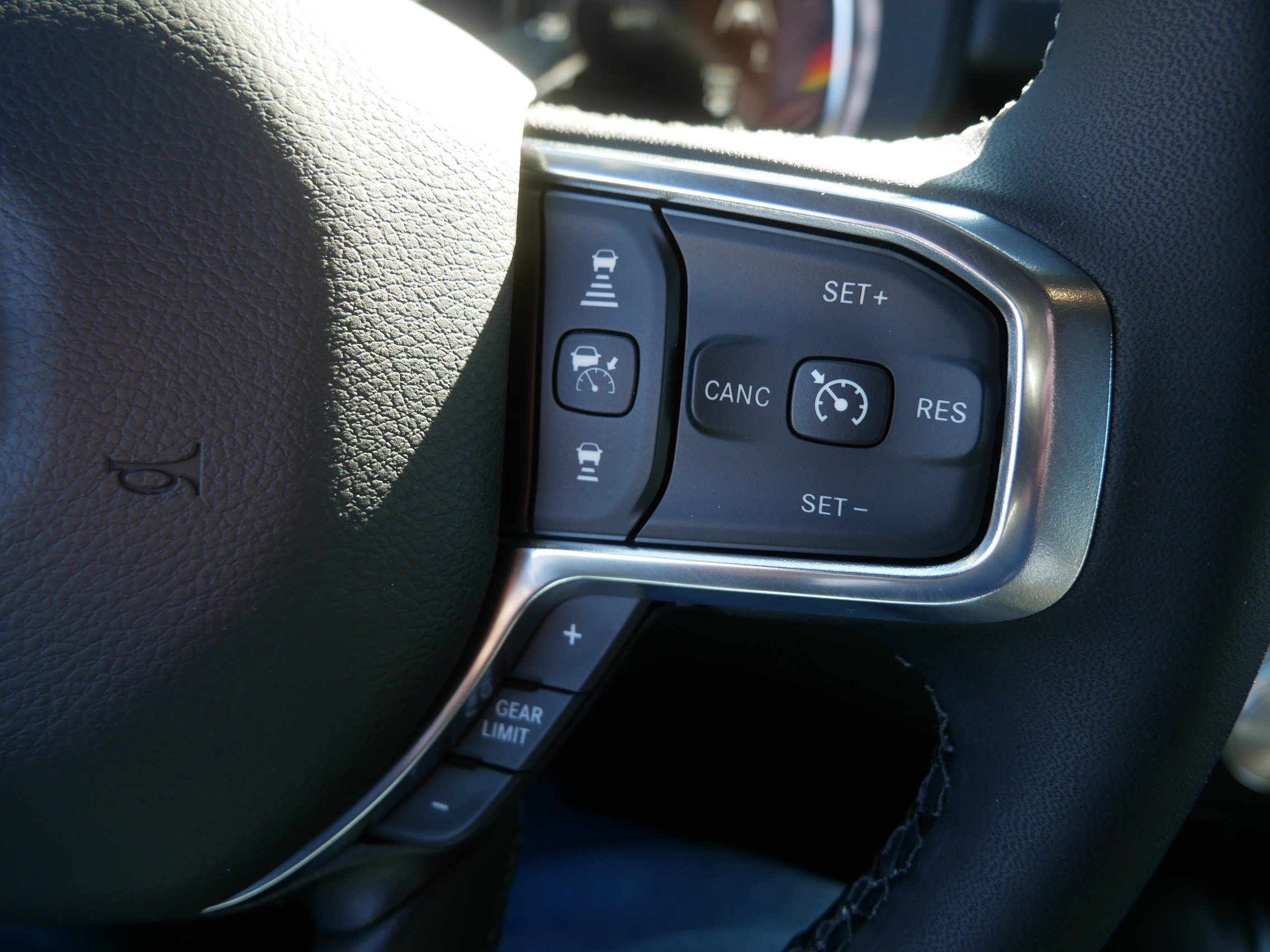 New 2026 RAM 1500 Laramie AWD/4WD image 10