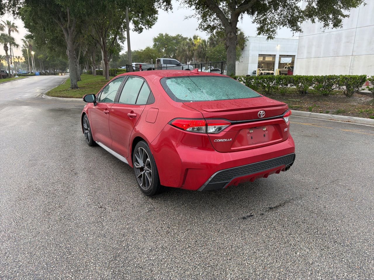 Used 2020 Toyota Corolla SE FWD image 3