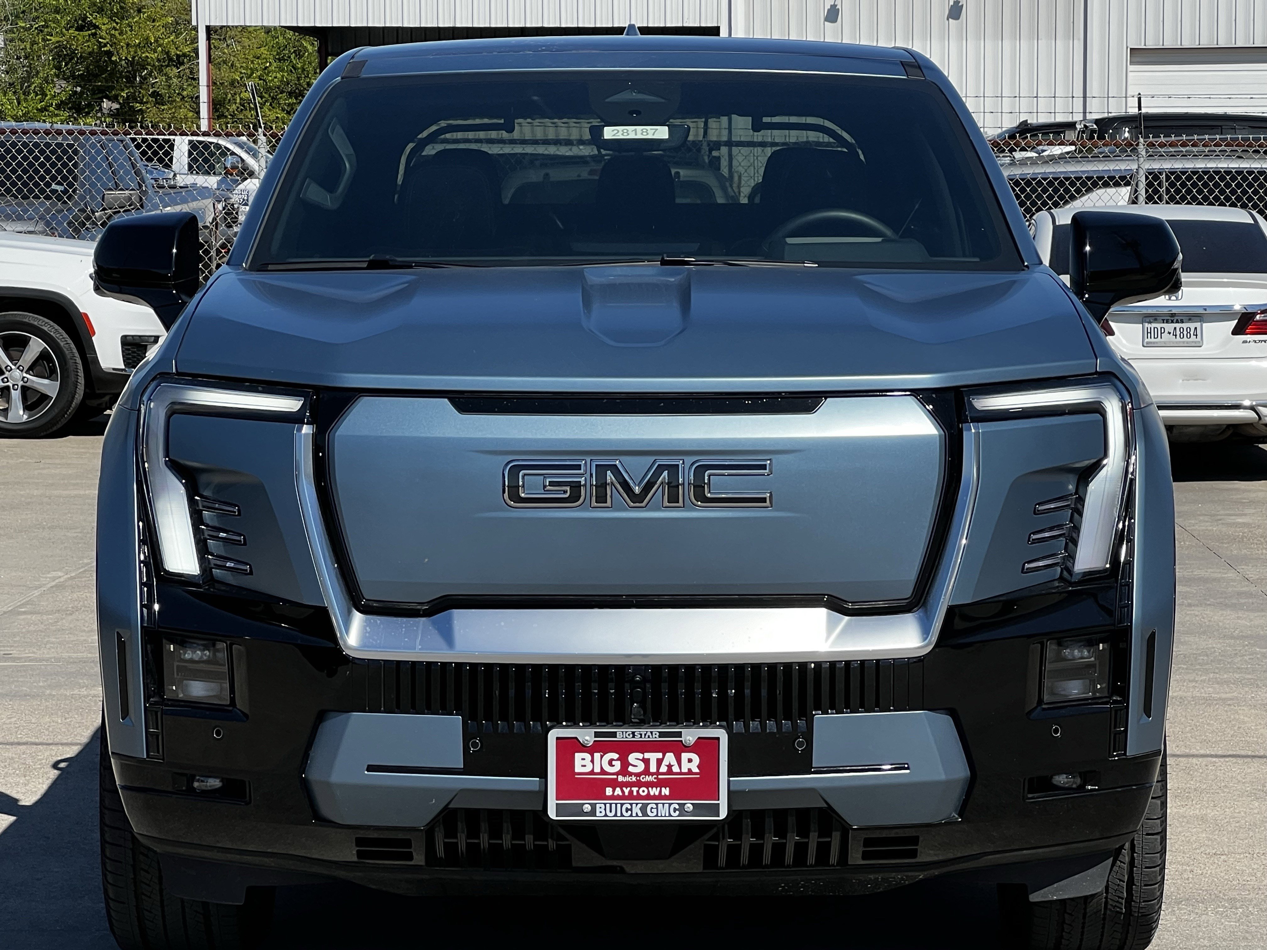 New 2025 GMC Sierra EV Denali image 6