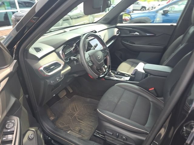 Used 2023 Chevrolet TrailBlazer RS w/ Sun and Liftgate Package AWD/4WD image 8