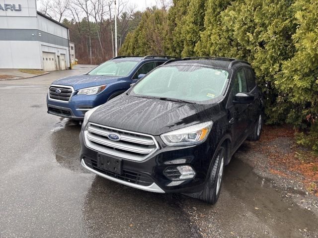 Used 2017 Ford Escape SE w/ Equipment Group 201A image 1