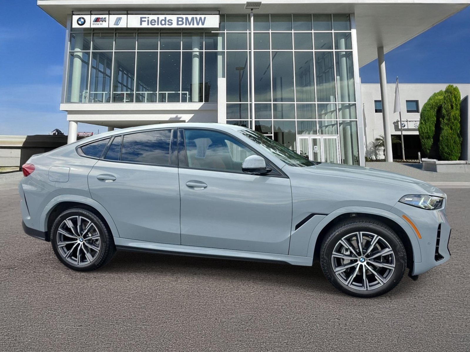 Used 2026 BMW X6 xDrive40i AWD/4WD image 1