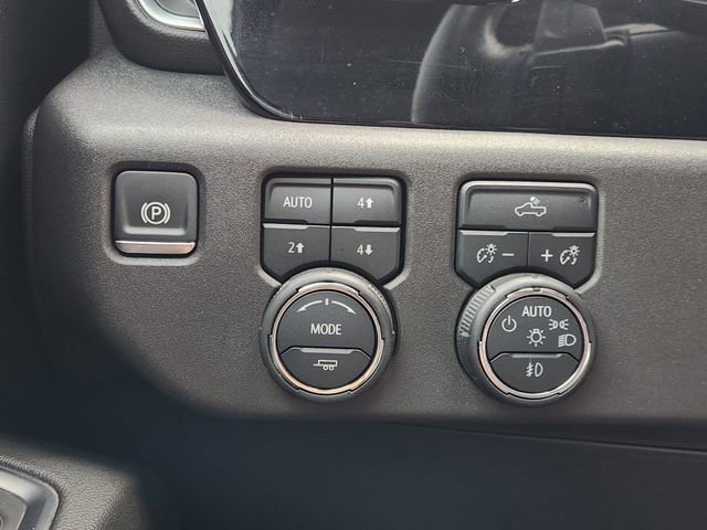 Used 2024 Chevrolet Silverado 1500 LT Trail Boss w/ Convenience Package II AWD/4WD image 24