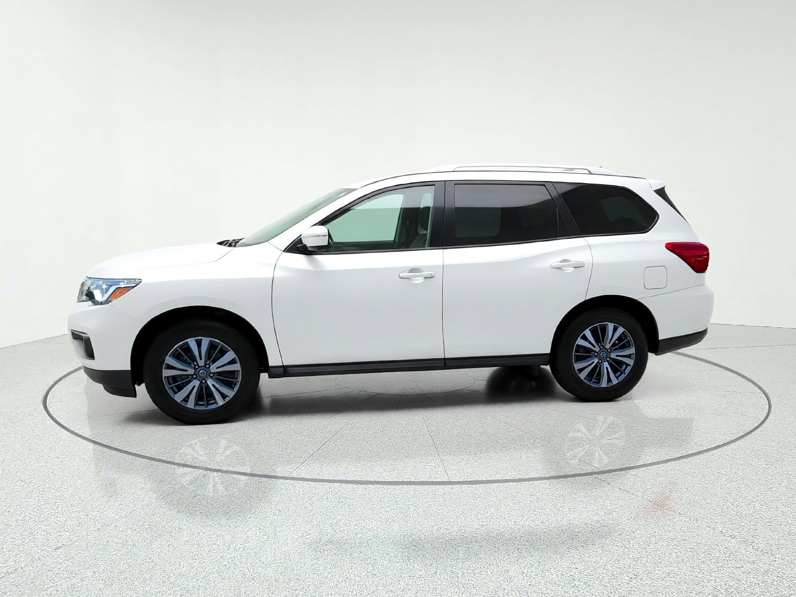 Used 2019 Nissan Pathfinder SL AWD/4WD image 3