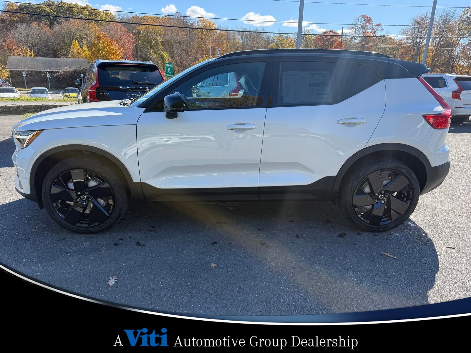 Used 2026 Volvo XC40 B5 Ultra w/ Protection Package Premier image 5