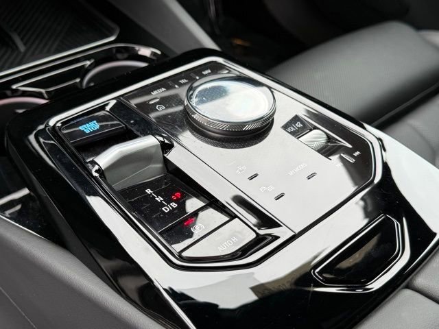 Used 2025 BMW i5 xDrive40 w/ M Sport Package image 27