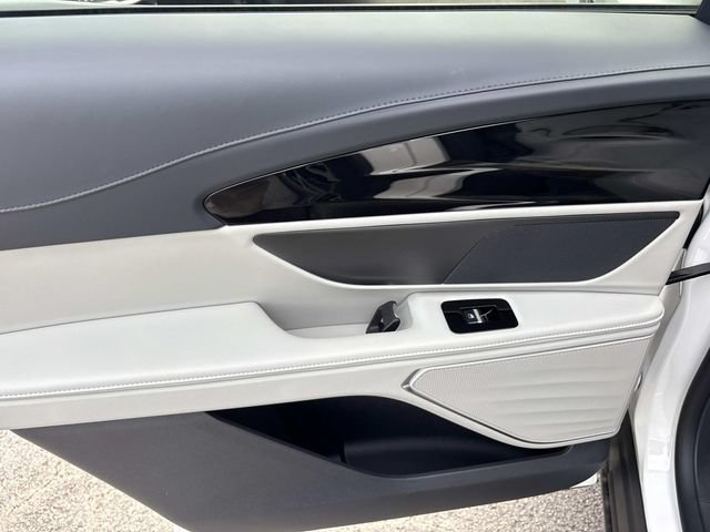 New 2026 Lincoln Nautilus Premier w/ Jet Appearance Package AWD/4WD image 17