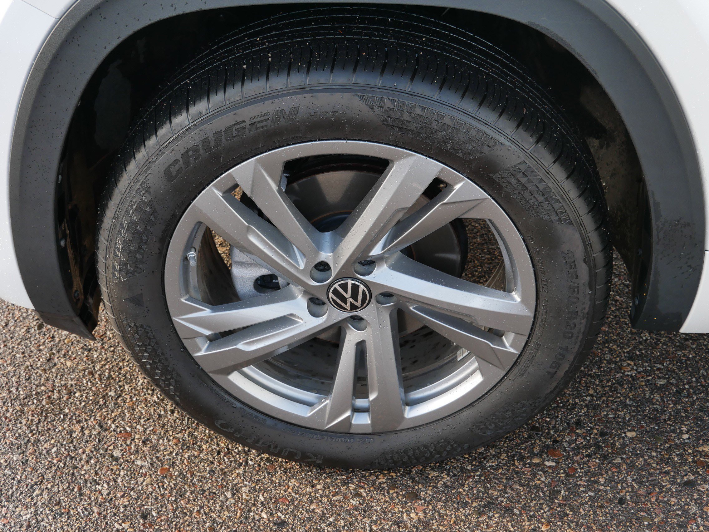 Used 2024 Volkswagen Atlas Cross Sport SEL R-Line image 15