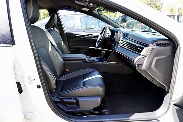 Used 2025 Toyota Camry SE FWD image 12