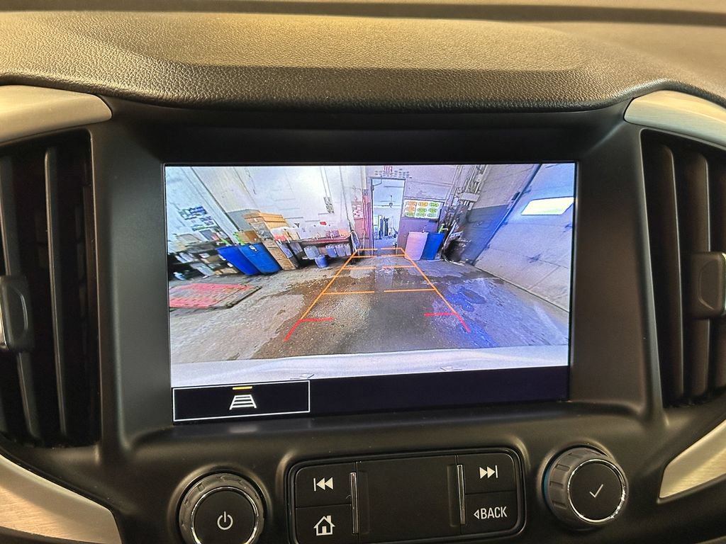 Used 2024 GMC Terrain SLT AWD/4WD image 15