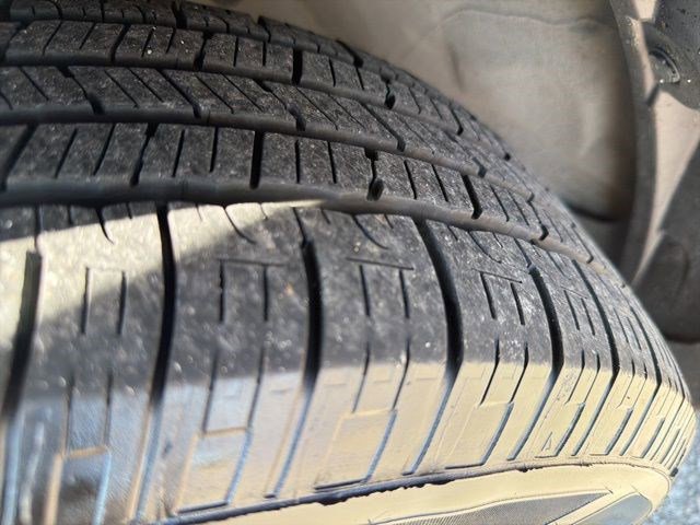 Used 2018 Nissan Rogue SV AWD/4WD image 9