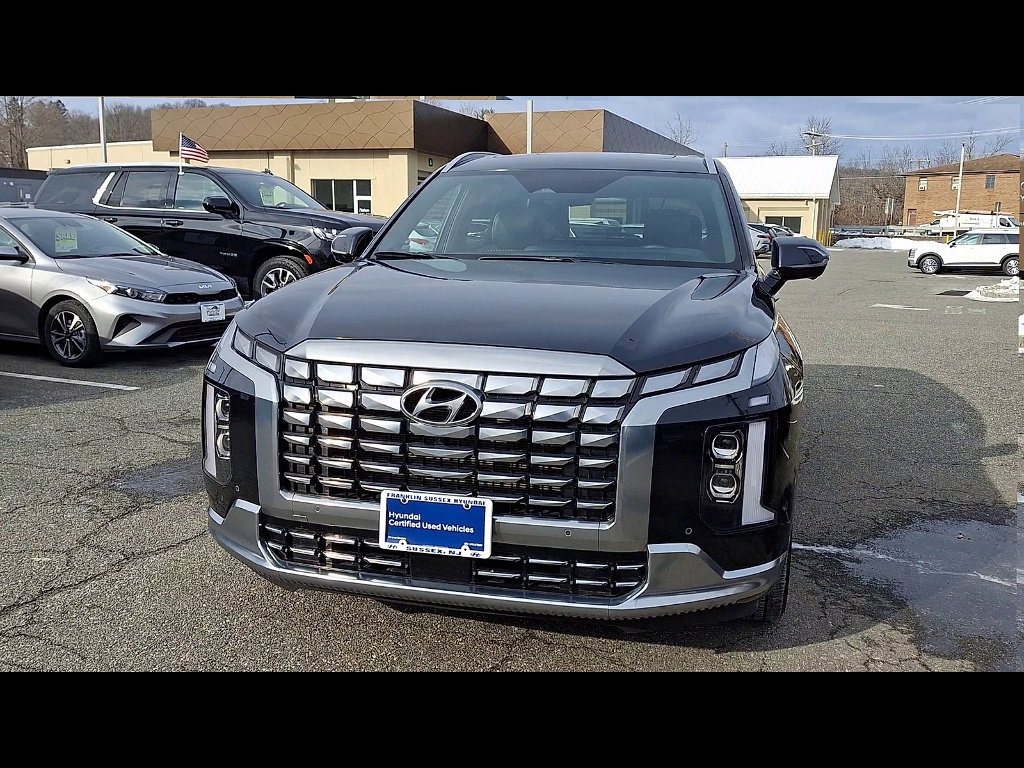Used 2023 Hyundai Palisade Calligraphy w/ Winter Package image 4