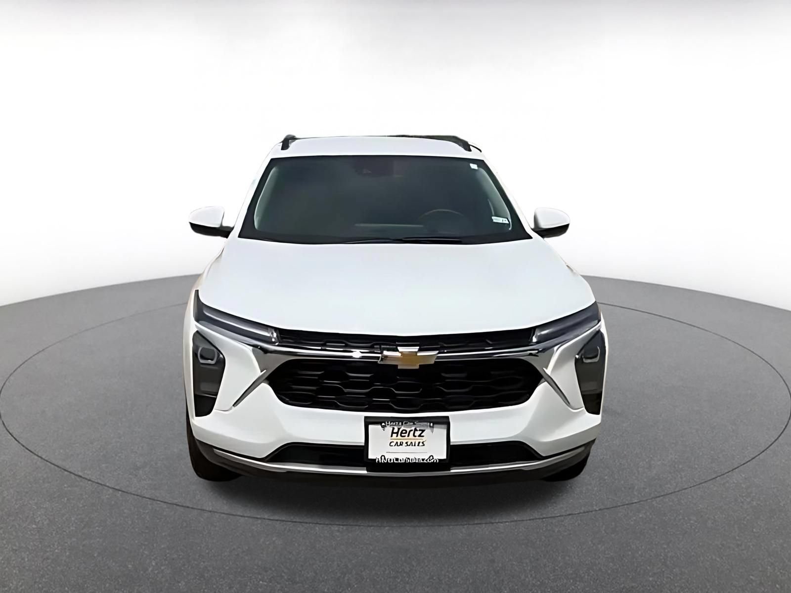 Used 2025 Chevrolet Trax LT FWD image 4