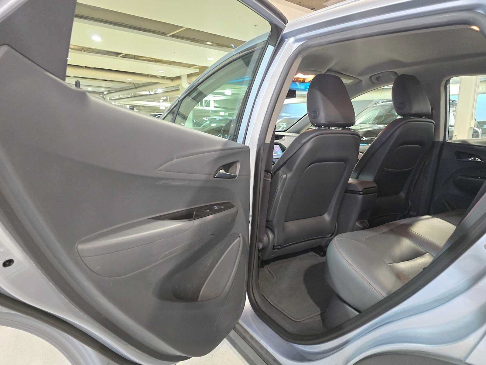 Used 2017 Chevrolet Bolt Premier w/ Driver Confidence II Package FWD image 15