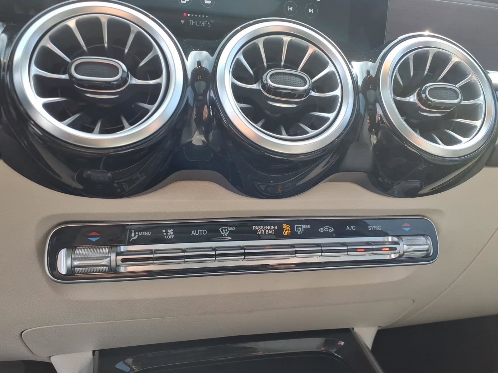 Used 2022 Mercedes-Benz GLB 250 4MATIC image 25