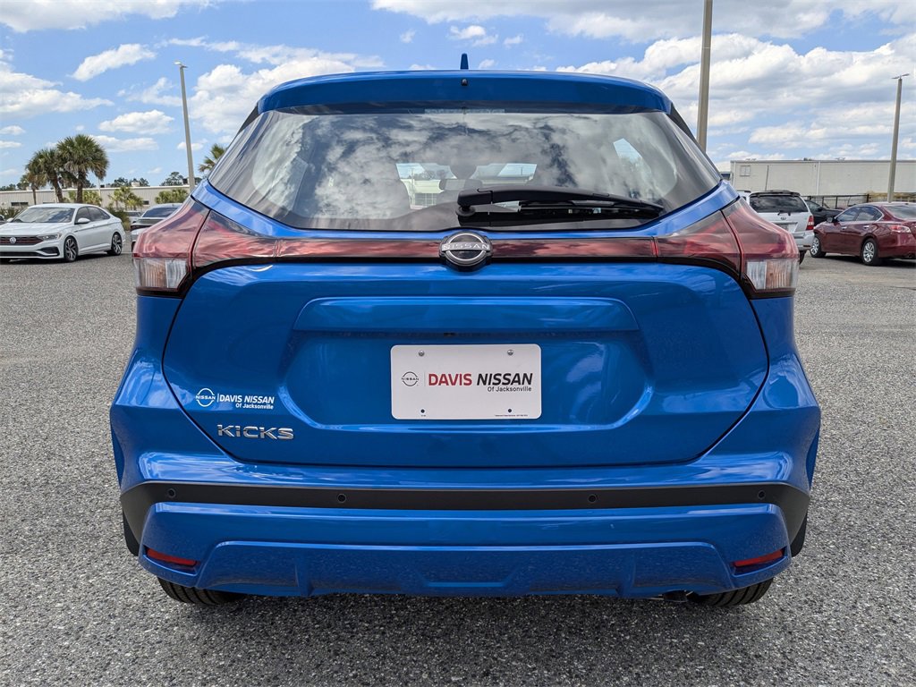 New 2025 Nissan Kicks Play S image 5