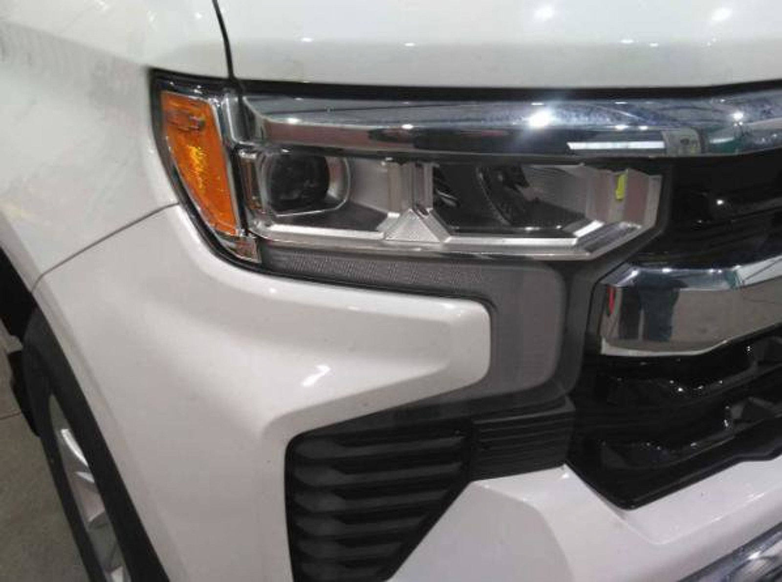 Used 2025 Chevrolet Silverado 1500 LT image 9