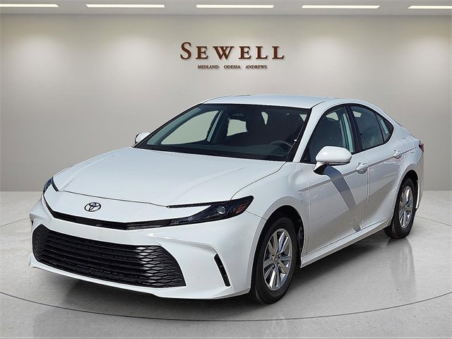 Used 2025 Toyota Camry LE image 1