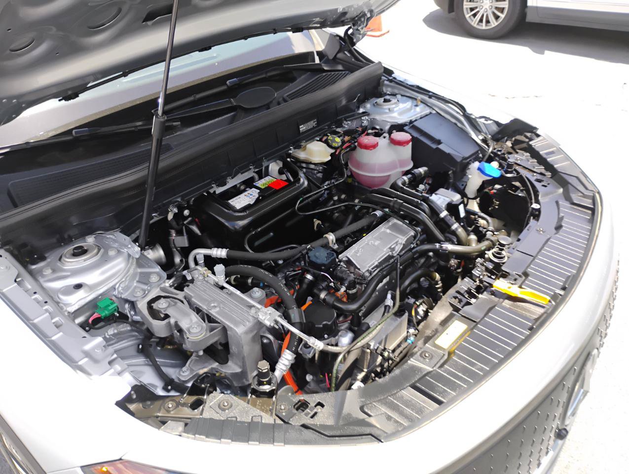 Used 2024 Mercedes-Benz EQB 300 4MATIC image 22