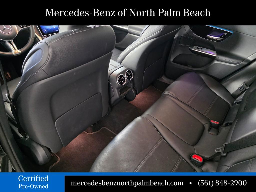 Used 2025 Mercedes-Benz GLC 300 image 14