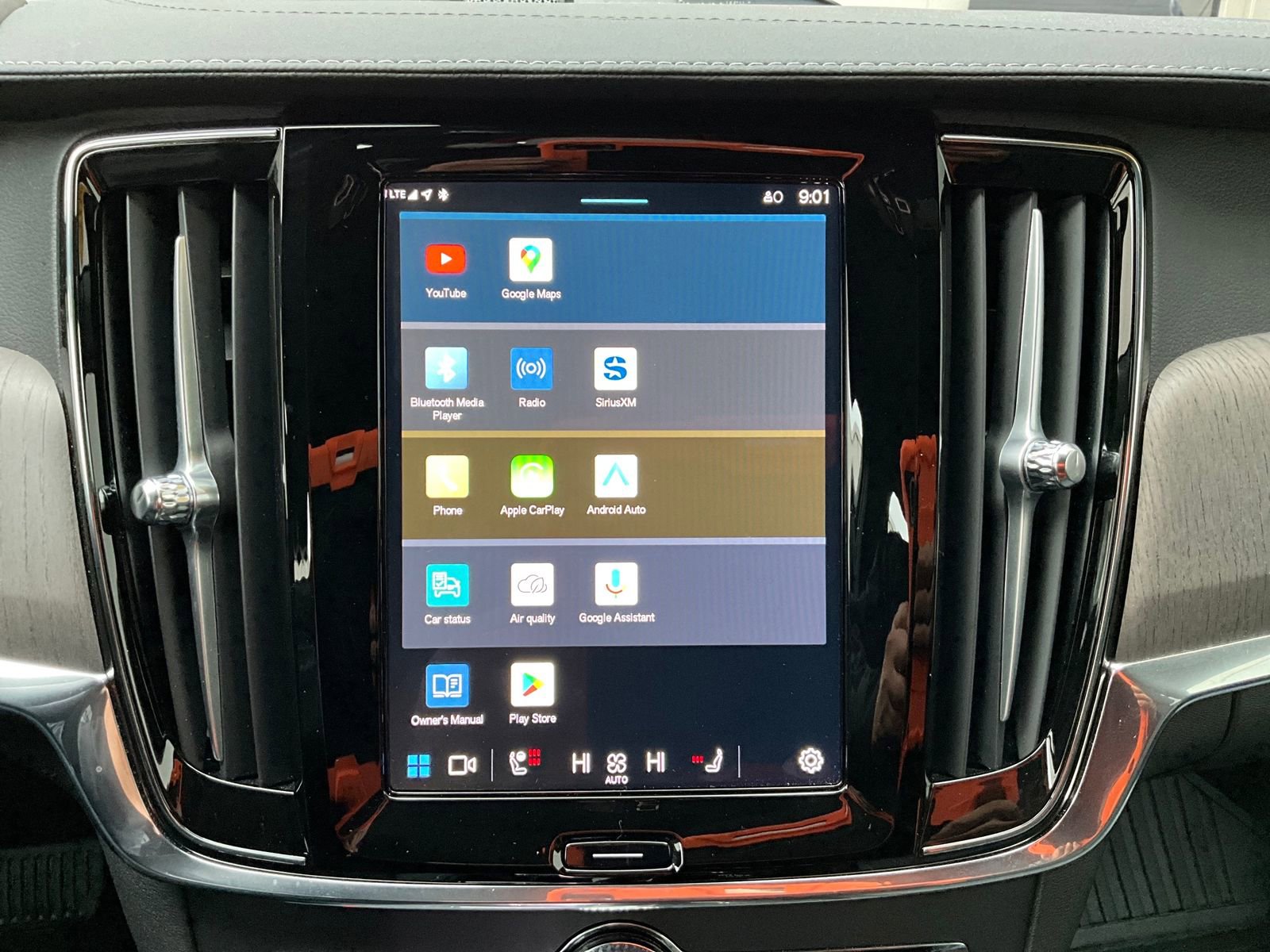 Certified 2024 Volvo S90 B6 Ultimate w/ Protection Package Premier image 22