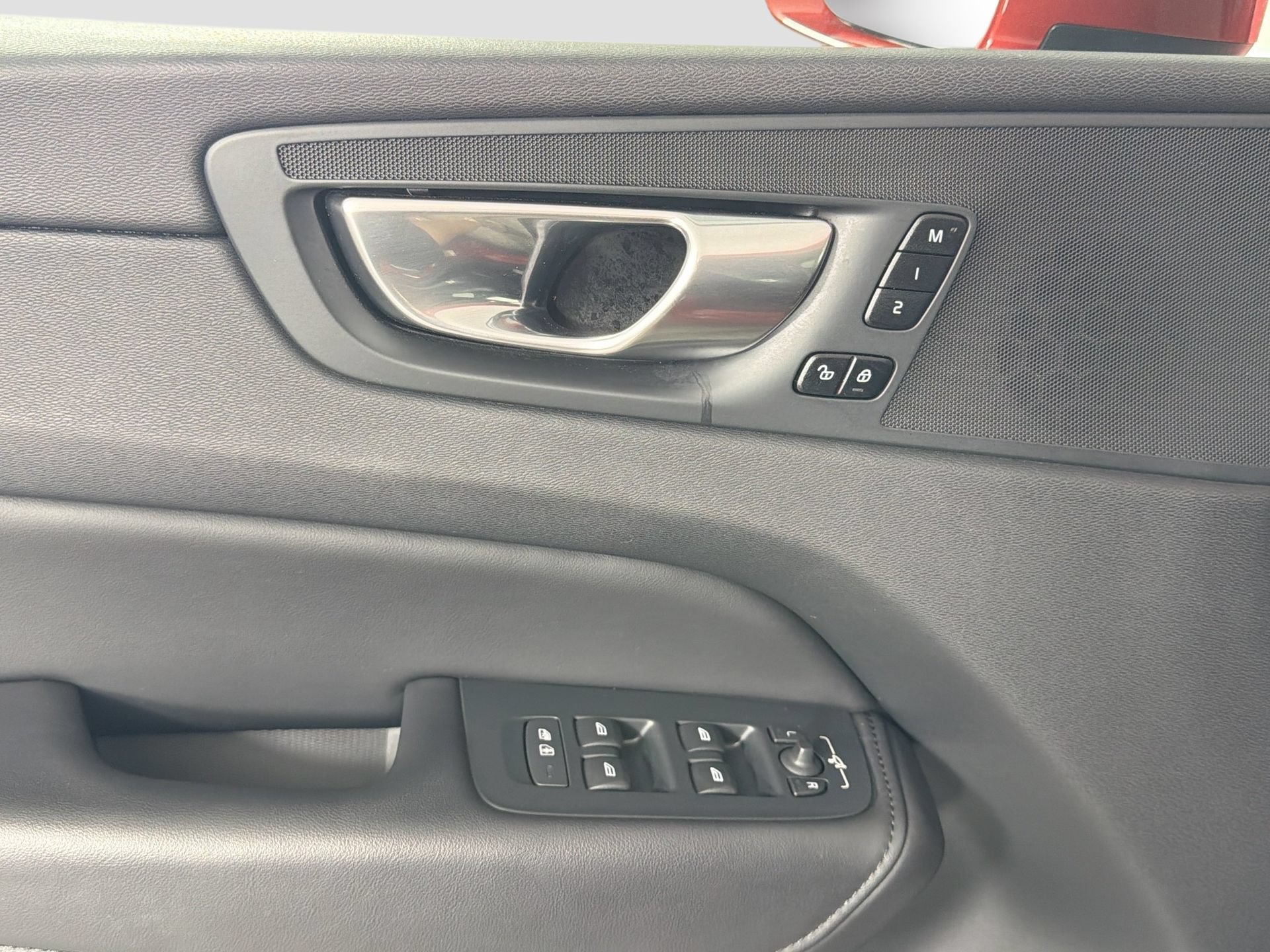 Certified 2023 Volvo XC60 B5 Plus w/ Protection Package Premier FWD image 18