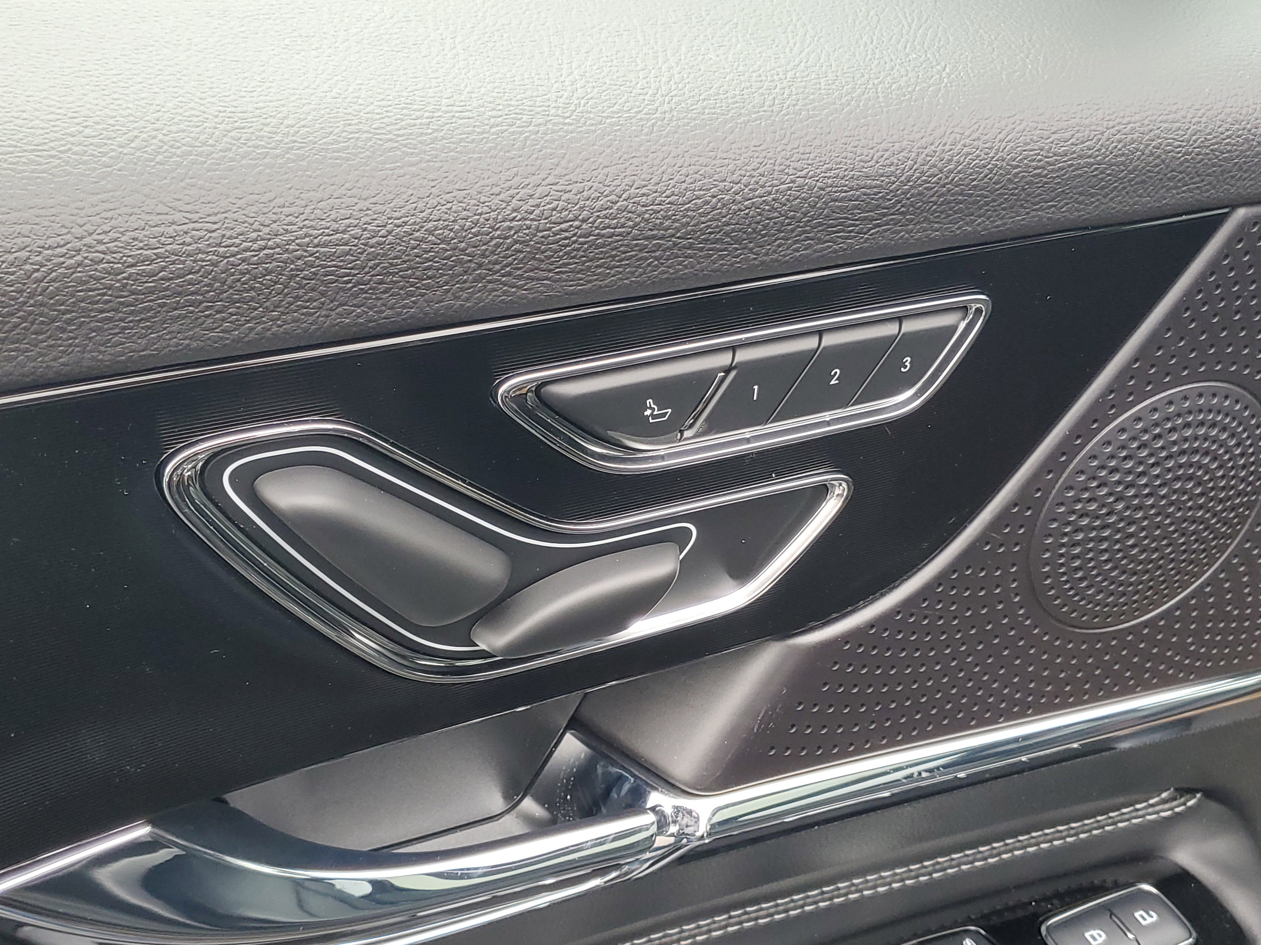 New 2026 Lincoln Corsair Premiere image 9