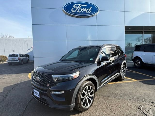 Used 2023 Ford Explorer ST image 2