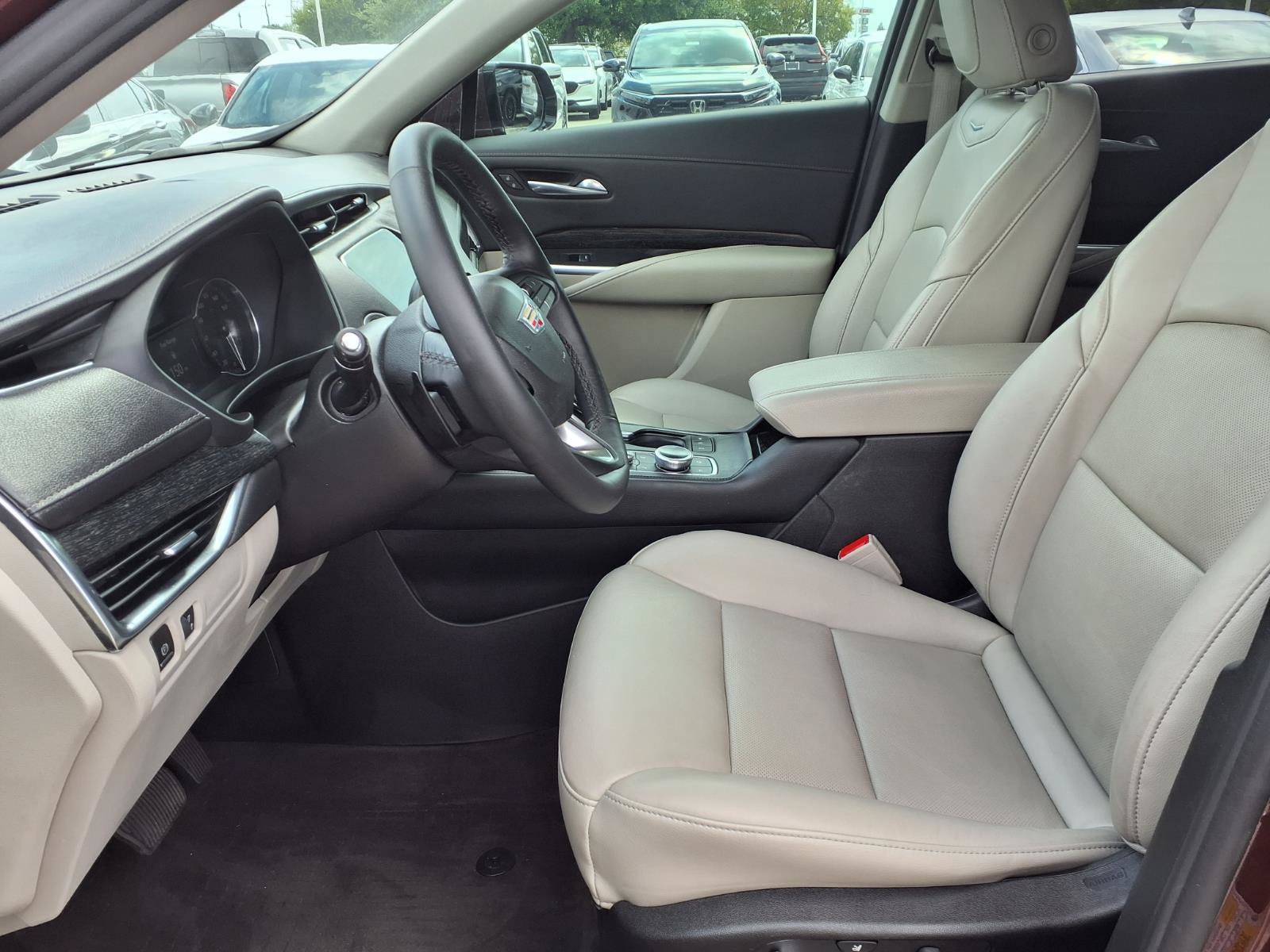 Used 2022 Cadillac XT4 Premium Luxury FWD image 17
