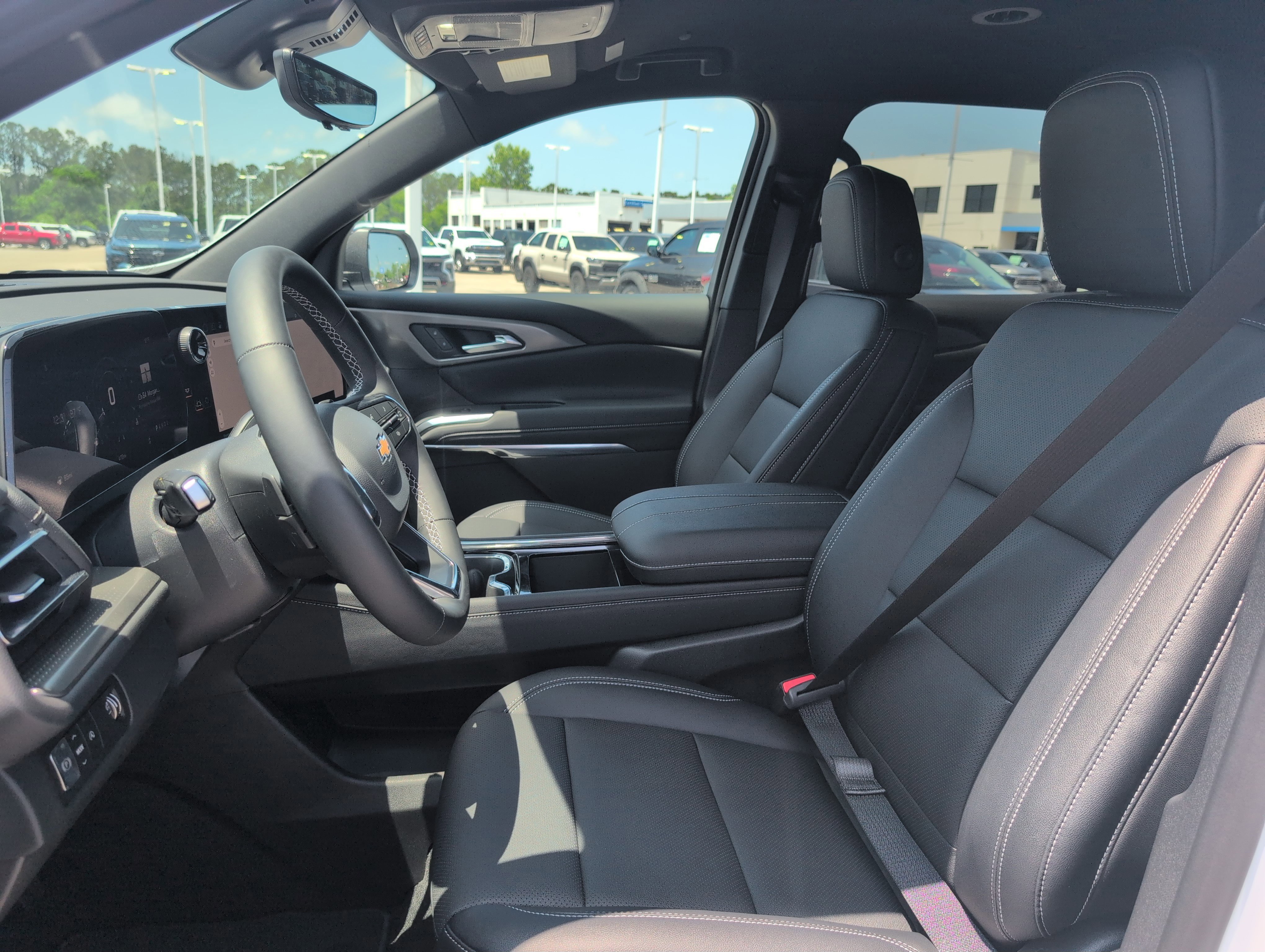 Used 2026 Chevrolet Traverse LT w/ Driver Confidence Package FWD image 13