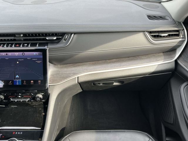 Used 2023 Jeep Grand Cherokee Limited w/ Black Appearance Package image 18