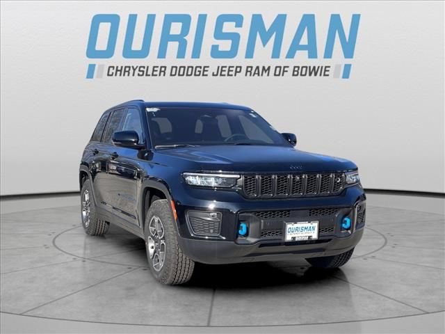 New 2024 Jeep Grand Cherokee Trailhawk w/ Advanced Protech Group II